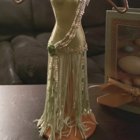 Fringe & Bead Lady Jewelry Tree - Picture 3 of 3